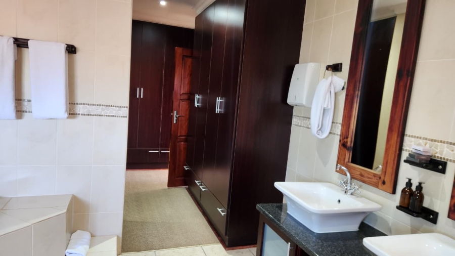 6 Bedroom Property for Sale in Groenvlei Free State